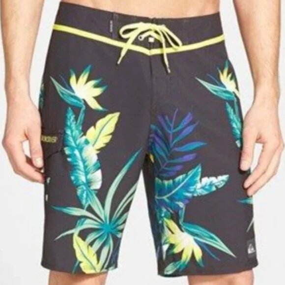 Quiksilver "Frames Jungle Juice" Board Shorts - Picture 1 of 3